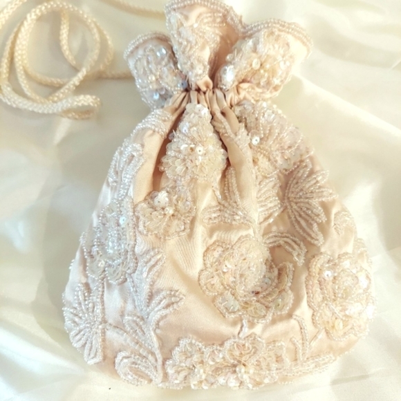 Magid Handbags - Vintage drawstring beaded evening bag